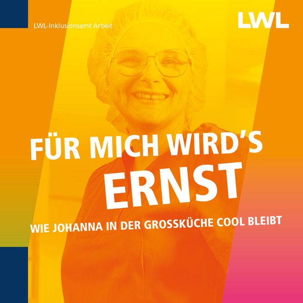 "Für mich wird's ernst" Eine junge Frau mit Brille und einer Küchenhaube lächelt in die Kamera.